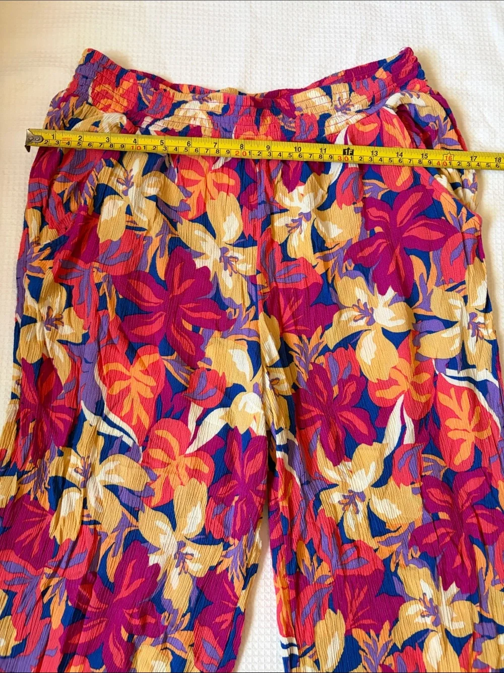 Rip Curl Colorful Floral pants in Fuchsia, Yellow & Blue size L - Picture 7 of 9
